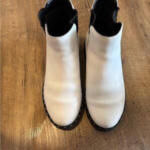 Sorel White Leather Studded Chelsea Booties